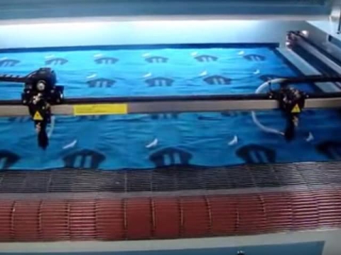 雙頭自動送料布料激光切割機(jī) 雙頭自動送料布料激光切割機(jī)