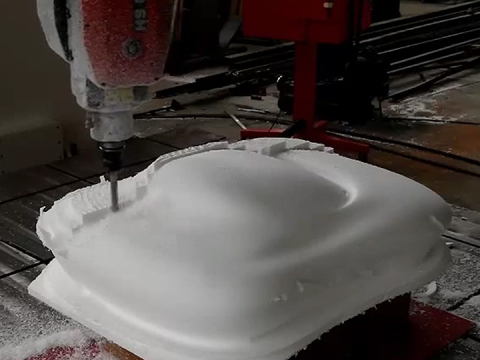 五軸數(shù)控雕刻機(jī)切割泡沫 3D 汽車(chē)模具 五軸數(shù)控雕刻機(jī)切割泡沫 3D 汽車(chē)模具